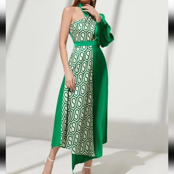 NWOT Asymmetrical split hem dress - Picture 4 of 7